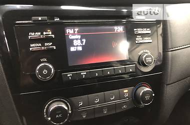 Позашляховик / Кросовер Nissan Rogue 2017 в 