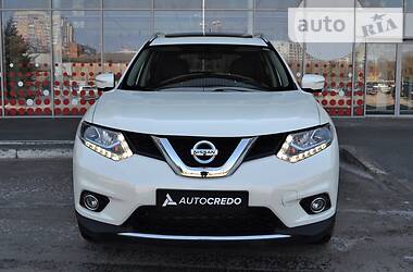 Позашляховик / Кросовер Nissan Rogue 2015 в 