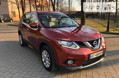 Внедорожник / Кроссовер Nissan Rogue 2015 в Полтаве