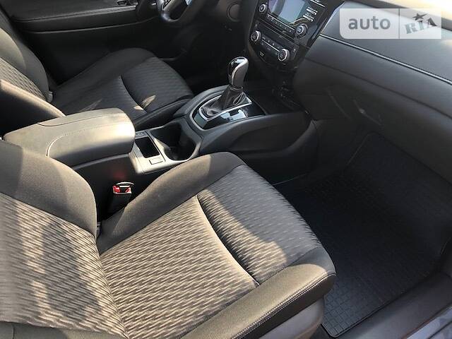Позашляховик / Кросовер Nissan Rogue 2017 в Дніпрі