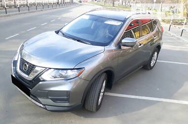 Позашляховик / Кросовер Nissan Rogue 2017 в 