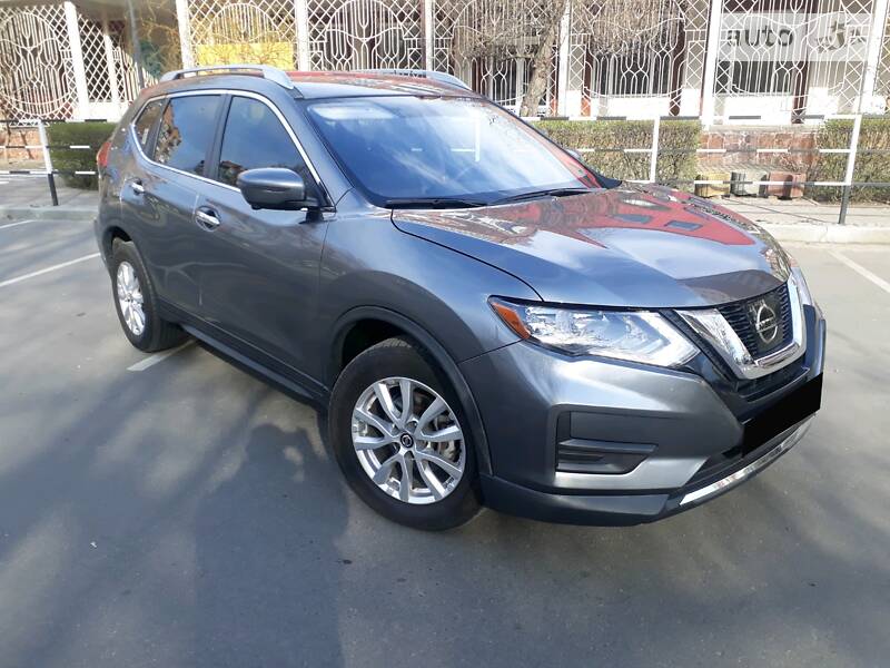 Позашляховик / Кросовер Nissan Rogue 2017 в 