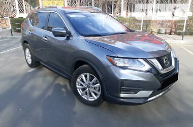 Позашляховик / Кросовер Nissan Rogue 2017 в 