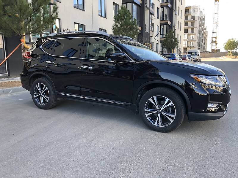 Позашляховик / Кросовер Nissan Rogue 2017 в Києві
