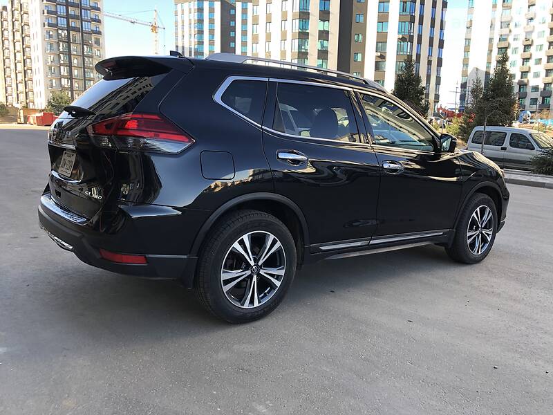 Позашляховик / Кросовер Nissan Rogue 2017 в Києві