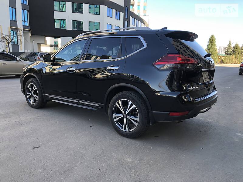Позашляховик / Кросовер Nissan Rogue 2017 в Києві