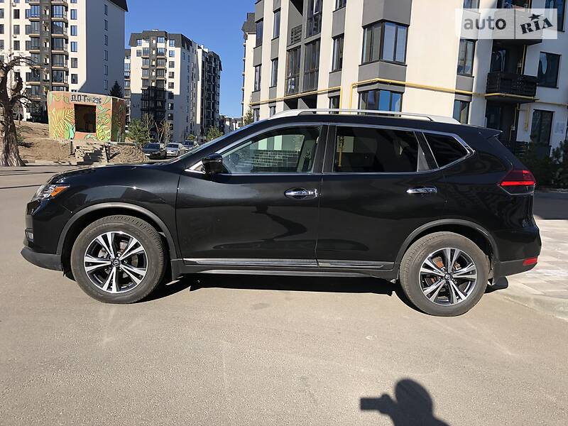 Позашляховик / Кросовер Nissan Rogue 2017 в Києві