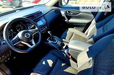 Позашляховик / Кросовер Nissan Rogue 2017 в 