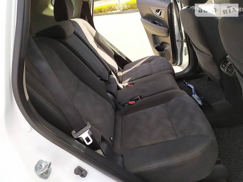 Позашляховик / Кросовер Nissan Rogue 2016 в Житомирі фото 25 Позашляховик / Кросовер Nissan Rogue 2016 в Житомирі