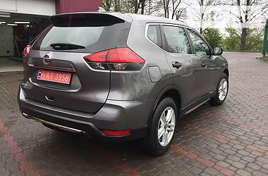 Позашляховик / Кросовер Nissan Rogue 2017 в 