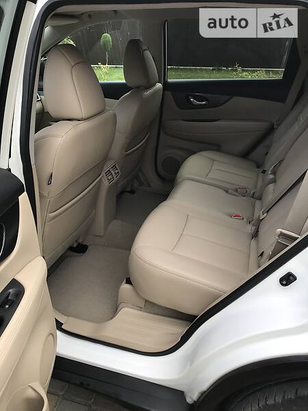 Позашляховик / Кросовер Nissan Rogue 2015 в Івано-Франківську