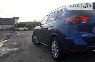 Позашляховик / Кросовер Nissan Rogue 2017 в 