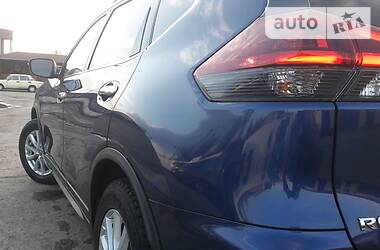 Позашляховик / Кросовер Nissan Rogue 2017 в 
