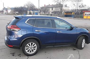 Позашляховик / Кросовер Nissan Rogue 2017 в 