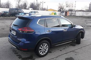 Позашляховик / Кросовер Nissan Rogue 2017 в 