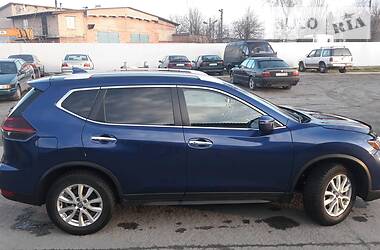 Позашляховик / Кросовер Nissan Rogue 2017 в 