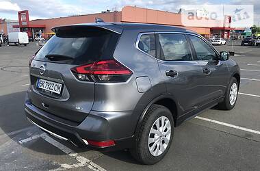 Позашляховик / Кросовер Nissan Rogue 2016 в 