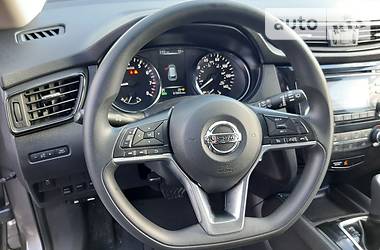 Позашляховик / Кросовер Nissan Rogue 2016 в 