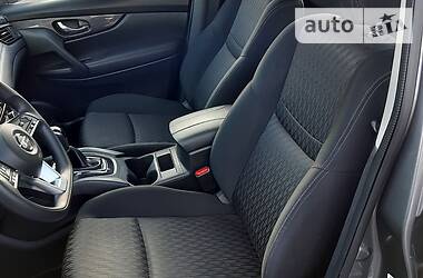 Позашляховик / Кросовер Nissan Rogue 2016 в 
