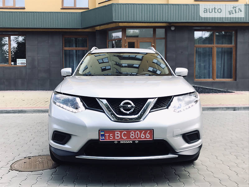 Позашляховик / Кросовер Nissan Rogue 2015 в Луцьку