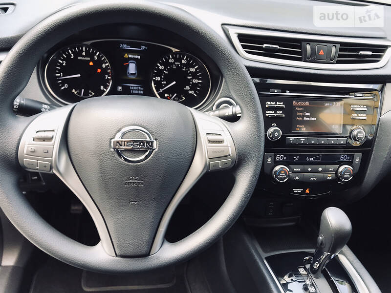 Позашляховик / Кросовер Nissan Rogue 2015 в Луцьку