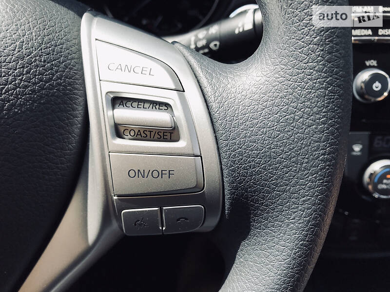 Позашляховик / Кросовер Nissan Rogue 2015 в Луцьку