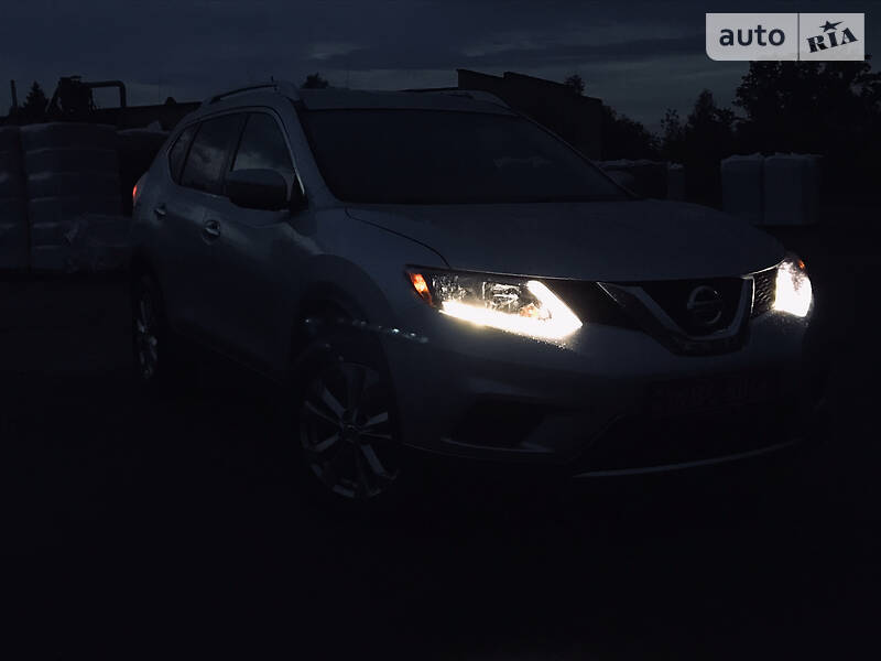 Позашляховик / Кросовер Nissan Rogue 2015 в Луцьку