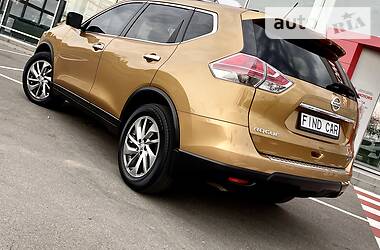 Позашляховик / Кросовер Nissan Rogue 2014 в 