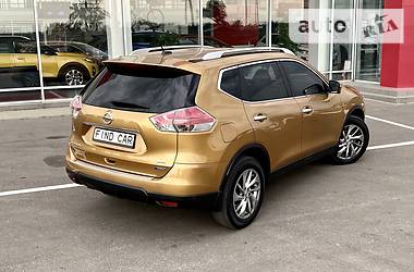 Позашляховик / Кросовер Nissan Rogue 2014 в 