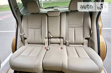 Позашляховик / Кросовер Nissan Rogue 2014 в 