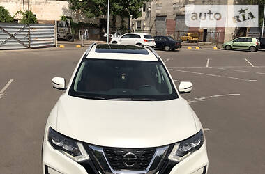 Позашляховик / Кросовер Nissan Rogue 2016 в 
