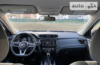 Позашляховик / Кросовер Nissan Rogue 2016 в 