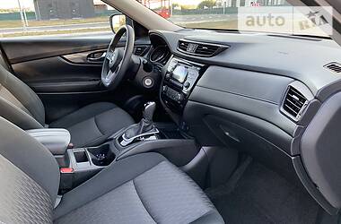 Позашляховик / Кросовер Nissan Rogue 2016 в 