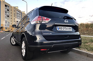 Внедорожник / Кроссовер Nissan Rogue 2015 в Киеве