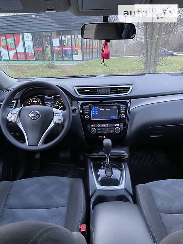 Позашляховик / Кросовер Nissan Rogue 2016 в Львові