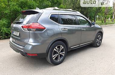 Внедорожник / Кроссовер Nissan Rogue 2017 в 