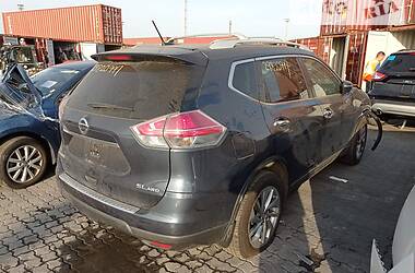 Внедорожник / Кроссовер Nissan Rogue 2015 в 