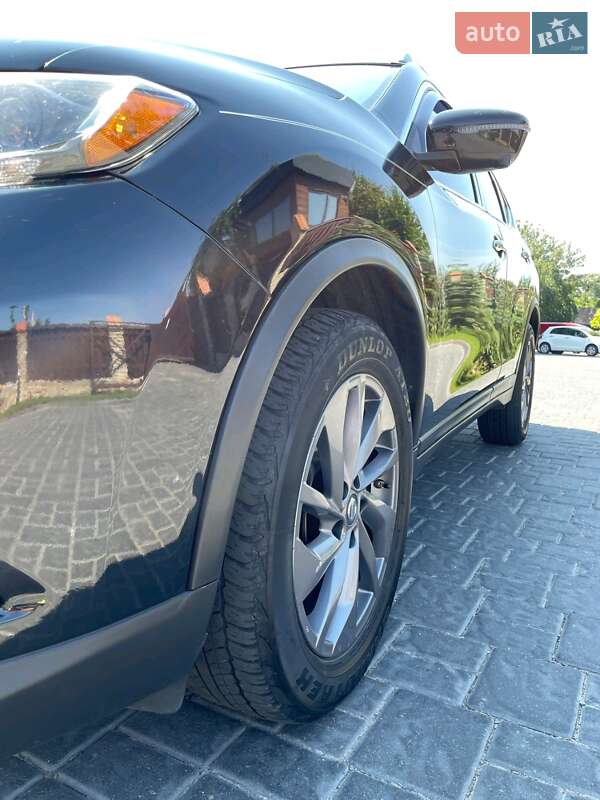 Внедорожник / Кроссовер Nissan Rogue 2015 в Вараше