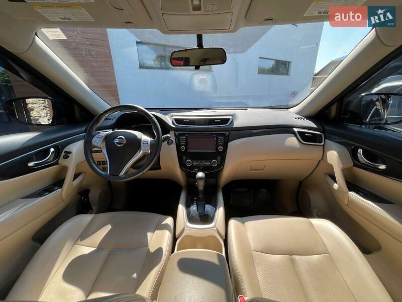 Внедорожник / Кроссовер Nissan Rogue 2015 в Вараше