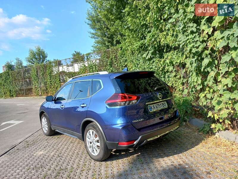 Внедорожник / Кроссовер Nissan Rogue 2017 в Киеве