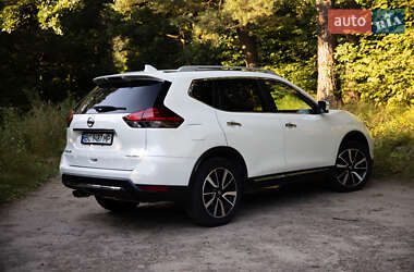 Позашляховик / Кросовер Nissan Rogue 2016 в Львові