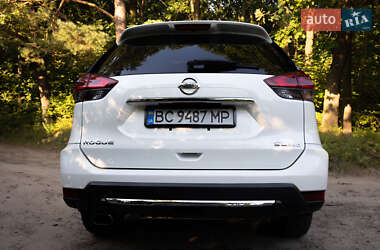 Позашляховик / Кросовер Nissan Rogue 2016 в Львові
