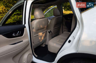 Позашляховик / Кросовер Nissan Rogue 2016 в Львові