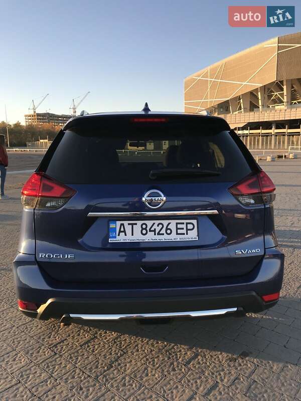 Внедорожник / Кроссовер Nissan Rogue 2017 в Львове