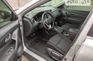 Позашляховик / Кросовер Nissan Rogue 2017 в 