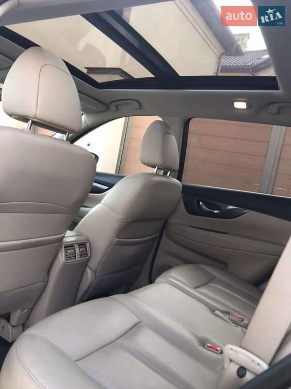 Позашляховик / Кросовер Nissan Rogue 2015 в Одесі