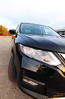 Внедорожник / Кроссовер Nissan Rogue 2017 в 