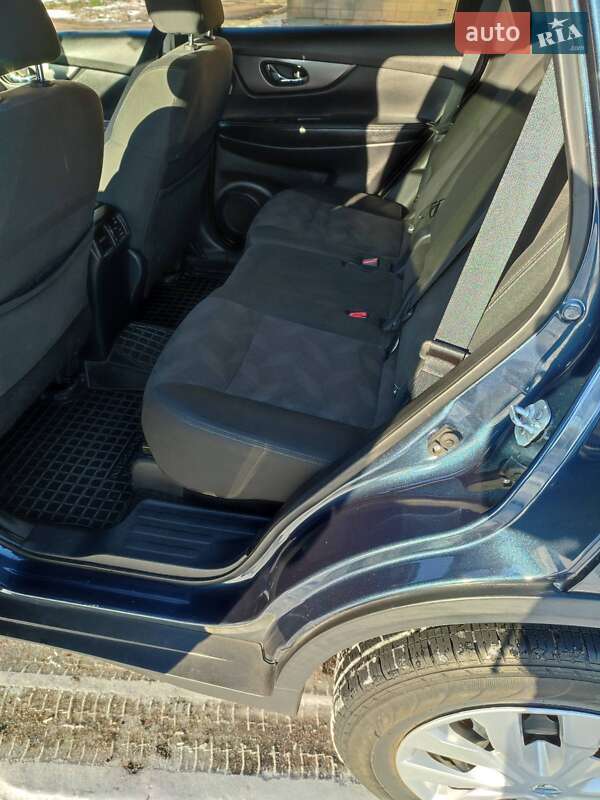 Позашляховик / Кросовер Nissan Rogue 2015 в Черкасах
