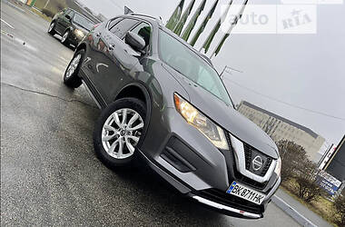 Позашляховик / Кросовер Nissan Rogue 2017 в Рівному