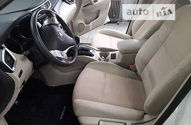 Позашляховик / Кросовер Nissan Rogue 2016 в Києві